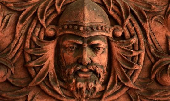 纽约旧大楼上的石雕 都被收在这个博物馆